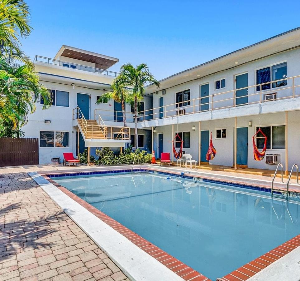 Walk To Dania Beach Christmas Getaway Pool Экстерьер фото